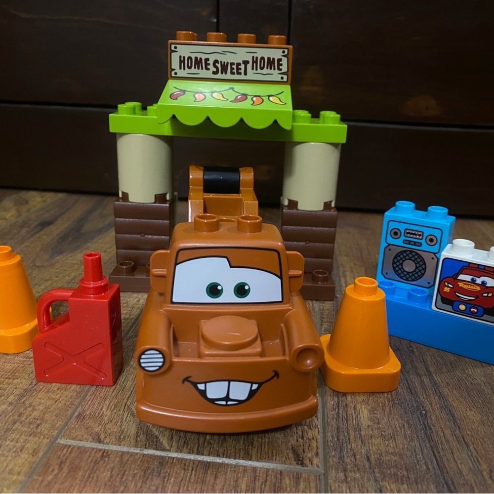 LEGO Duplo #10856 Ages 2-5 Tow Mater's Shed - missing wrench